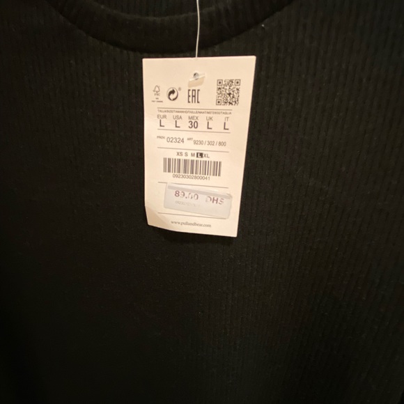 Black pull and bear top with puff-sleeves or puff shoulders size L fits like M/L - Picture 3 of 5